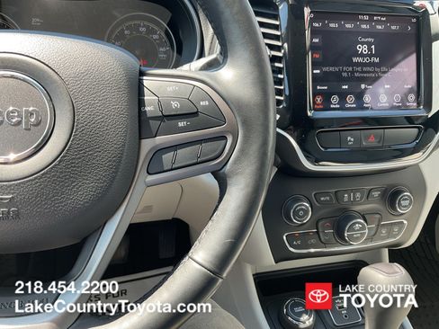 Used 2019 Jeep Cherokee Limited AWD/4WD image 25