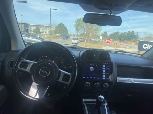 Used 2016 Jeep Compass High Altitude image 10
