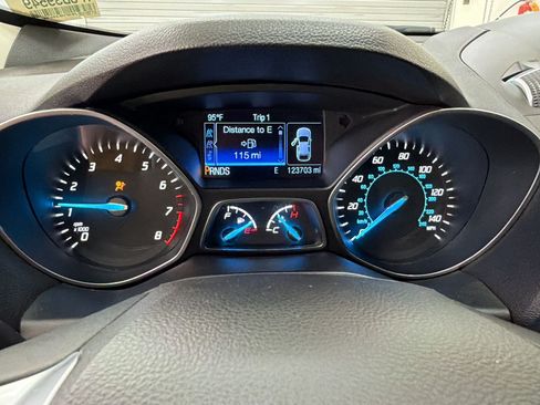 Used 2015 Ford Escape Titanium w/ Equipment Group 301A FWD image 22