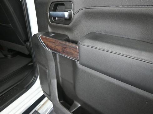 Used 2022 GMC Sierra 2500 SLT w/ SLT Preferred Package image 23