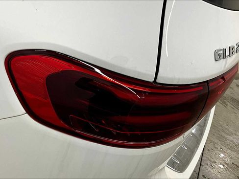 New 2025 Mercedes-Benz GLB 250 image 14