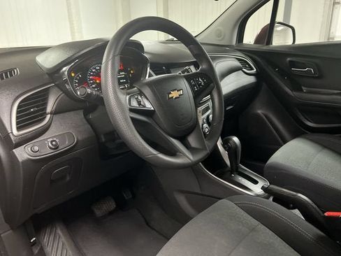 Certified 2017 Chevrolet Trax LS w/ Fleet Convenience Package AWD/4WD image 10