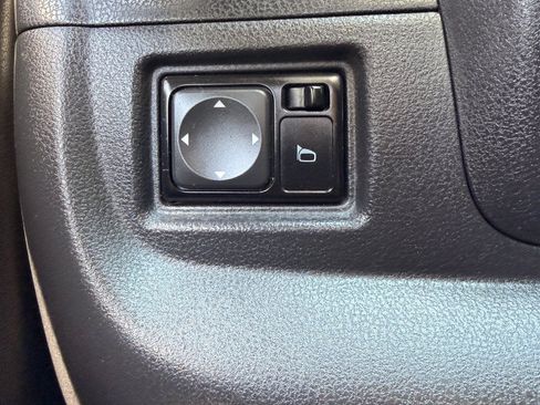 Used 2015 Nissan Versa Note FWD image 29