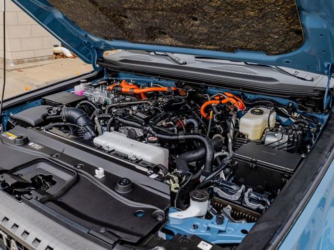 Used 2025 Toyota Land Cruiser w/ Premium Package image 41