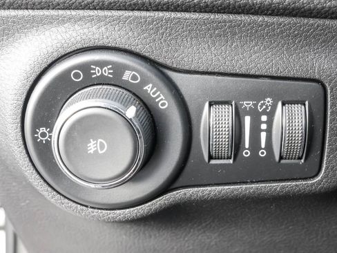 Used 2018 Jeep Compass Altitude w/ Popular Equipment Group image 19