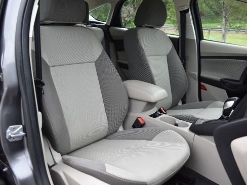 Used 2014 Ford Focus SE image 13