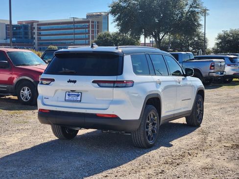 New 2025 Jeep Grand Cherokee L Limited image 4