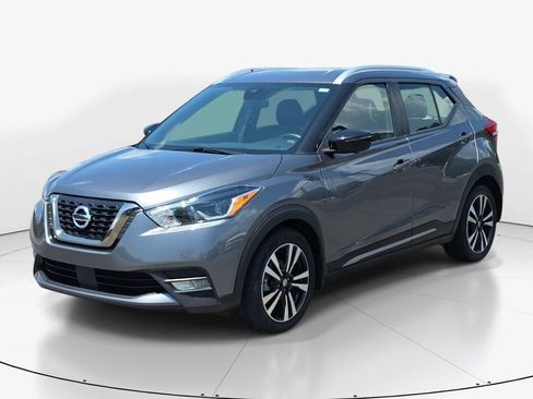 Used 2020 Nissan Kicks SR w/ SR Premium Package FWD image 11