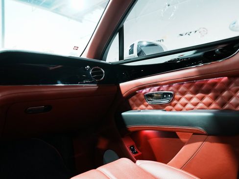 Used 2022 Bentley Bentayga Speed image 27