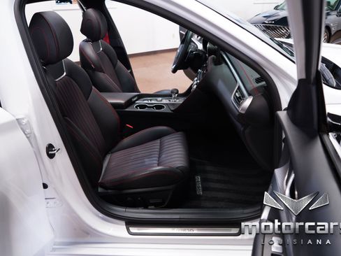 Used 2023 Genesis G70 2.0T w/ Sport Prestige Package image 30