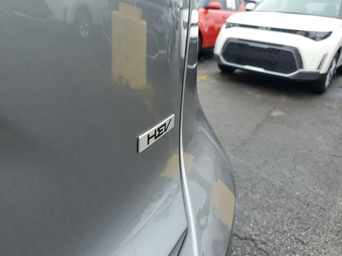 New 2025 Kia Niro SX Touring image 8