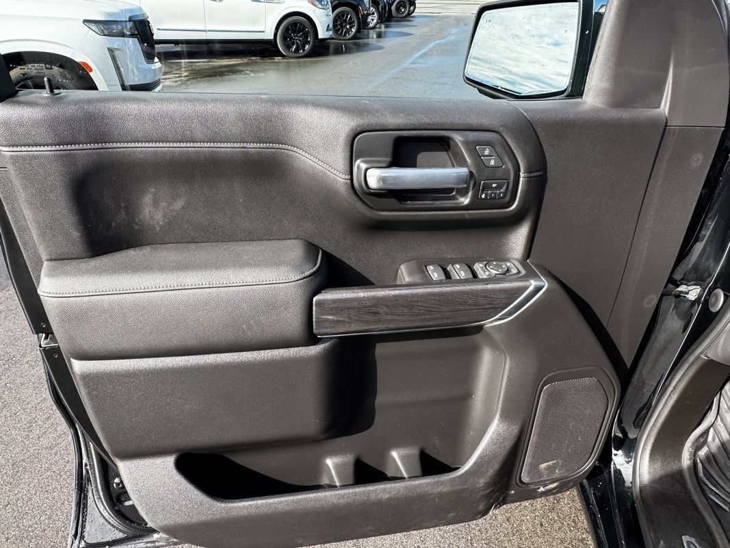 Used 2021 Chevrolet Silverado 1500 LTZ AWD/4WD image 11