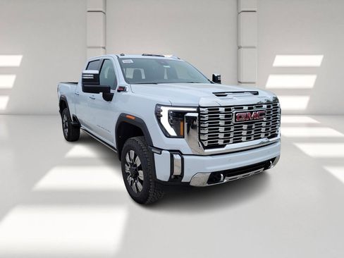 New 2026 GMC Sierra 2500 Denali w/ Denali Reserve Package AWD/4WD image 3