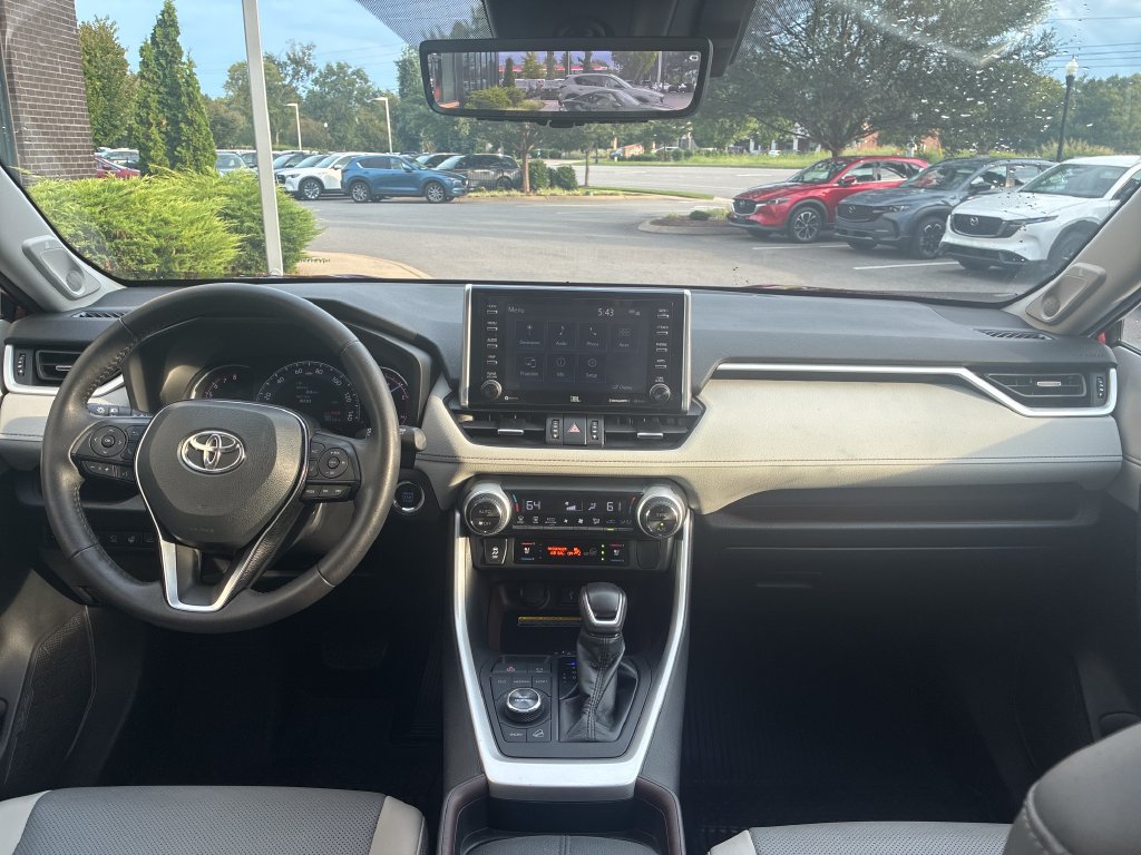 Used 2020 Toyota RAV4 Limited AWD/4WD image 27