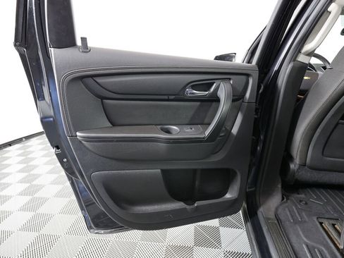 Used 2015 Chevrolet Traverse LT w/ Style and Technology Package image 16