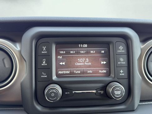 Used 2018 Jeep Wrangler Sport AWD/4WD image 20