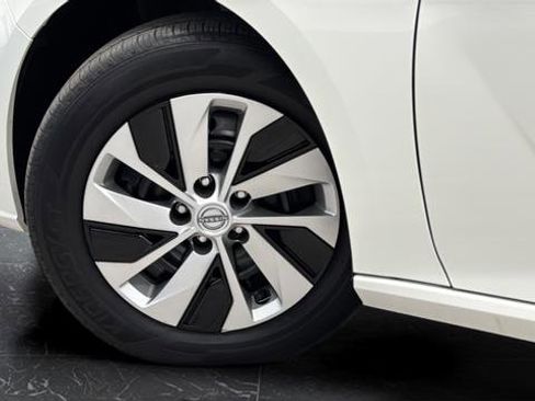 Used 2025 Nissan Altima 2.5 S FWD image 31