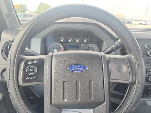 Used 2014 Ford F250 XL w/ Power Equipment Group RWD image 13