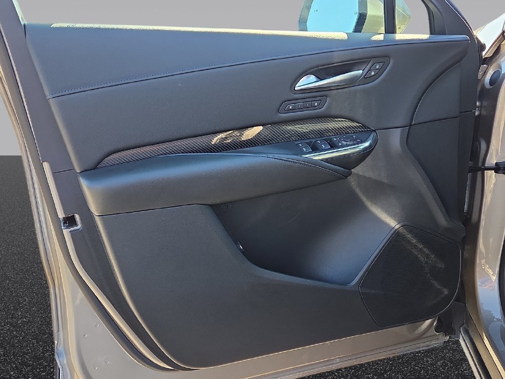 Used 2025 Cadillac XT4 Sport w/ LPO, Floor Liner Package FWD image 13