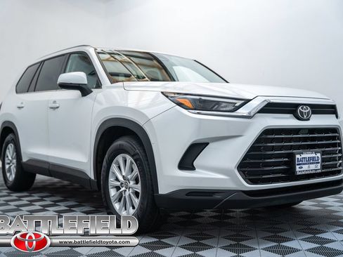Certified 2025 Toyota Grand Highlander AWD image 1