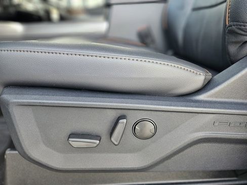 New 2026 Ford F250 Lariat w/ Black Appearance Package image 13