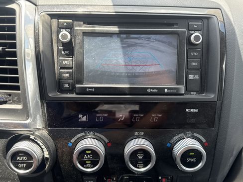 Used 2018 Toyota Sequoia Platinum AWD/4WD image 21