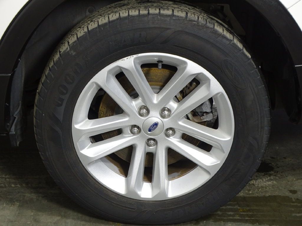 Used 2018 Ford Explorer Platinum AWD/4WD image 45