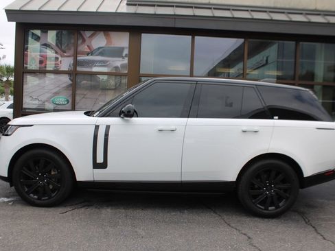 Certified 2023 Land Rover Range Rover SE image 2