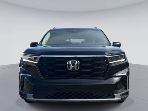Certified 2024 Honda Pilot Touring image 9