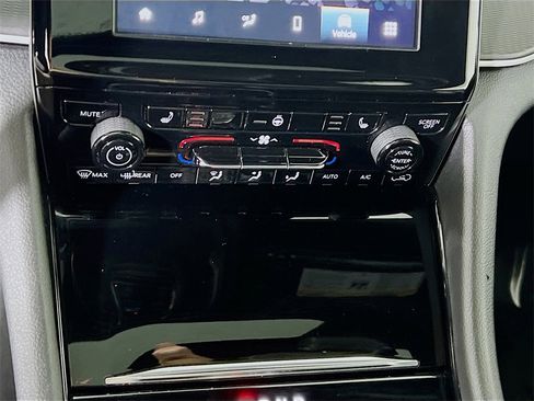 Used 2023 Jeep Grand Cherokee Altitude image 8