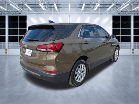 Used 2023 Chevrolet Equinox LT image 4