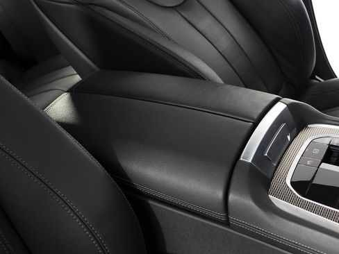 Used 2021 BMW X6 xDrive40i w/ M Sport Package image 16