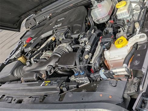 Used 2018 Jeep Wrangler Unlimited Sport S image 39