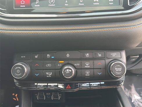 Used 2022 Dodge Durango R/T w/ Quick Order Package 22F image 18