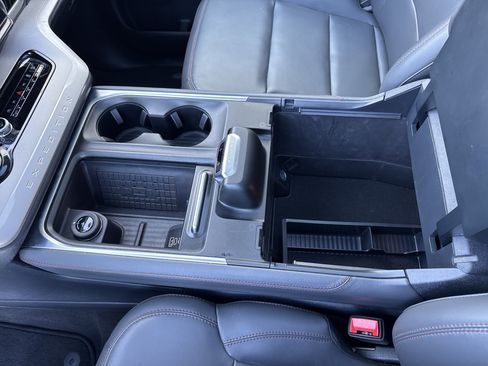 Used 2025 Ford Expedition Active image 45