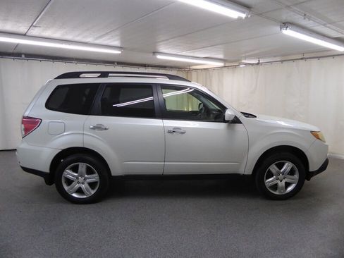 Used 2010 Subaru Forester 2.5X Premium w/ Popular Equipment Group 1A image 8
