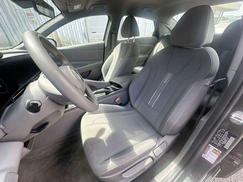 Used 2024 Hyundai Elantra SEL image 13