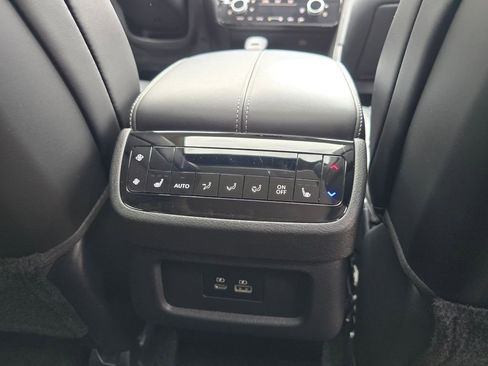 Certified 2025 INFINITI QX60 Luxe image 23