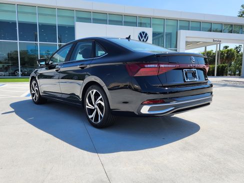 New 2025 Volkswagen Jetta SEL image 5