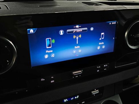 Used 2025 Mercedes-Benz Sprinter 2500 image 34