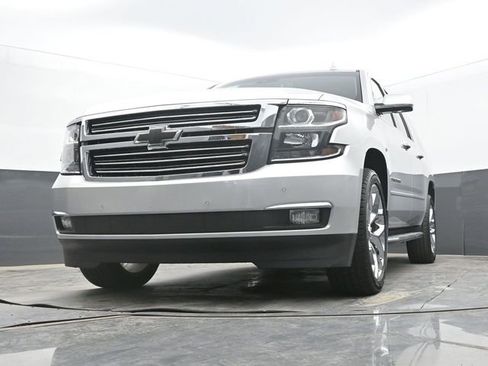 Used 2019 Chevrolet Suburban Premier AWD/4WD image 55