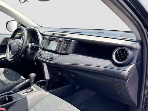 Used 2017 Toyota RAV4 XLE FWD image 27