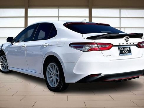 Used 2019 Toyota Camry LE image 13