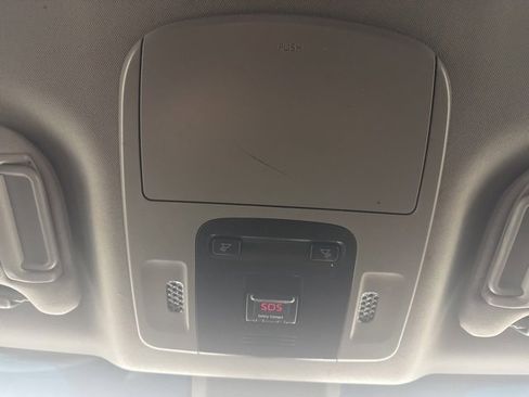 Used 2019 Toyota Camry SE image 13