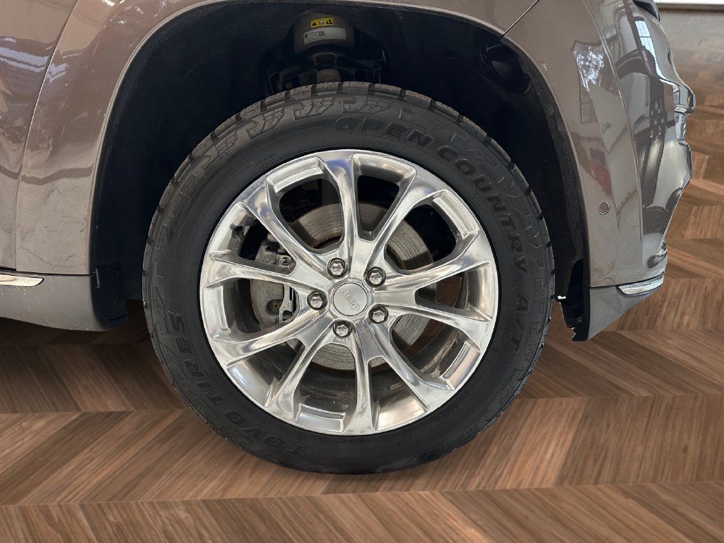Used 2020 Jeep Grand Cherokee Summit AWD/4WD image 21