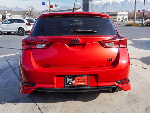 Used 2018 Toyota Corolla iM image 7