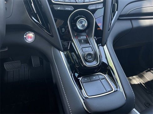 Used 2025 Acura RDX SH-AWD image 20