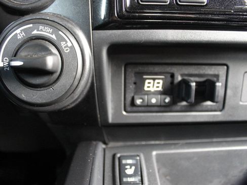 Used 2020 Nissan Titan PRO-4X w/ Pro-4x Convenience Package image 26