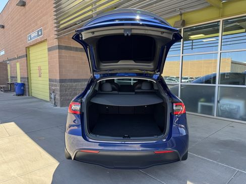 Used 2023 Tesla Model Y Performance image 33