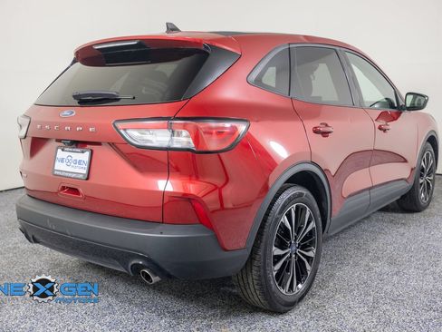 Used 2022 Ford Escape SE w/ SE Sport Appearance Package FWD image 7